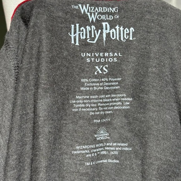 Harry Potter Gryffindor Quidditch Keepers Shirt XS Universal Studios - Picture 3 of 5